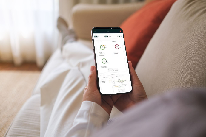 Application Soliseco sur smartphone permettant de suivre en temps réel les performances du boîtier Soliseco